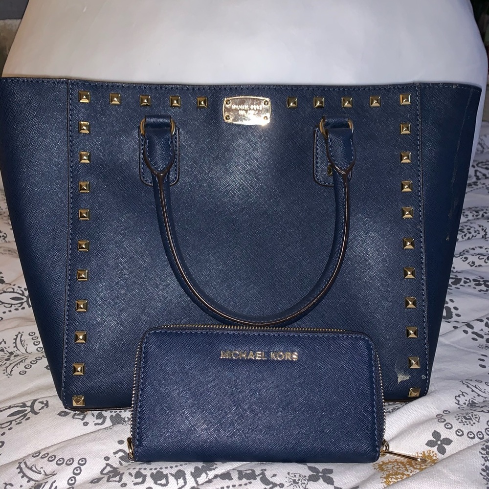 MICHAEL KORS NAVY BAG & WALLET